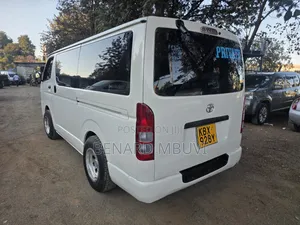 Toyota HiAce 2007 White