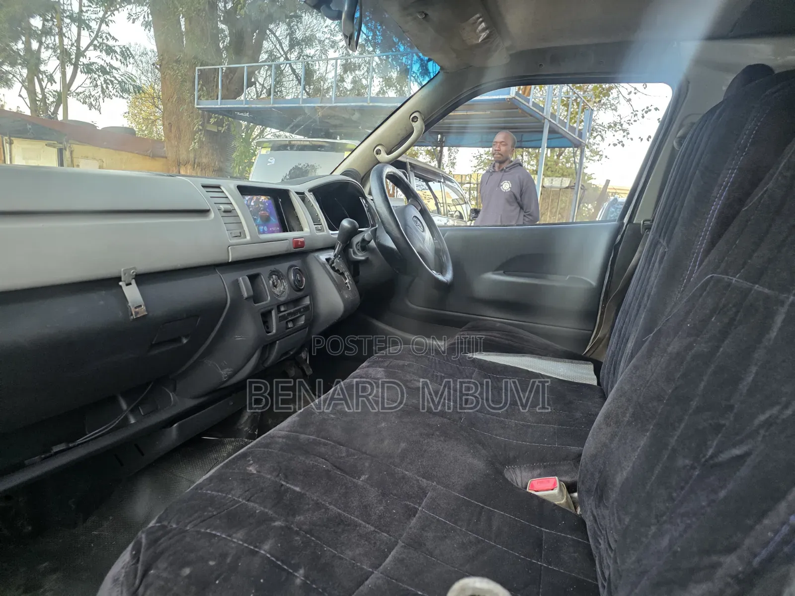 Toyota HiAce 2007 White