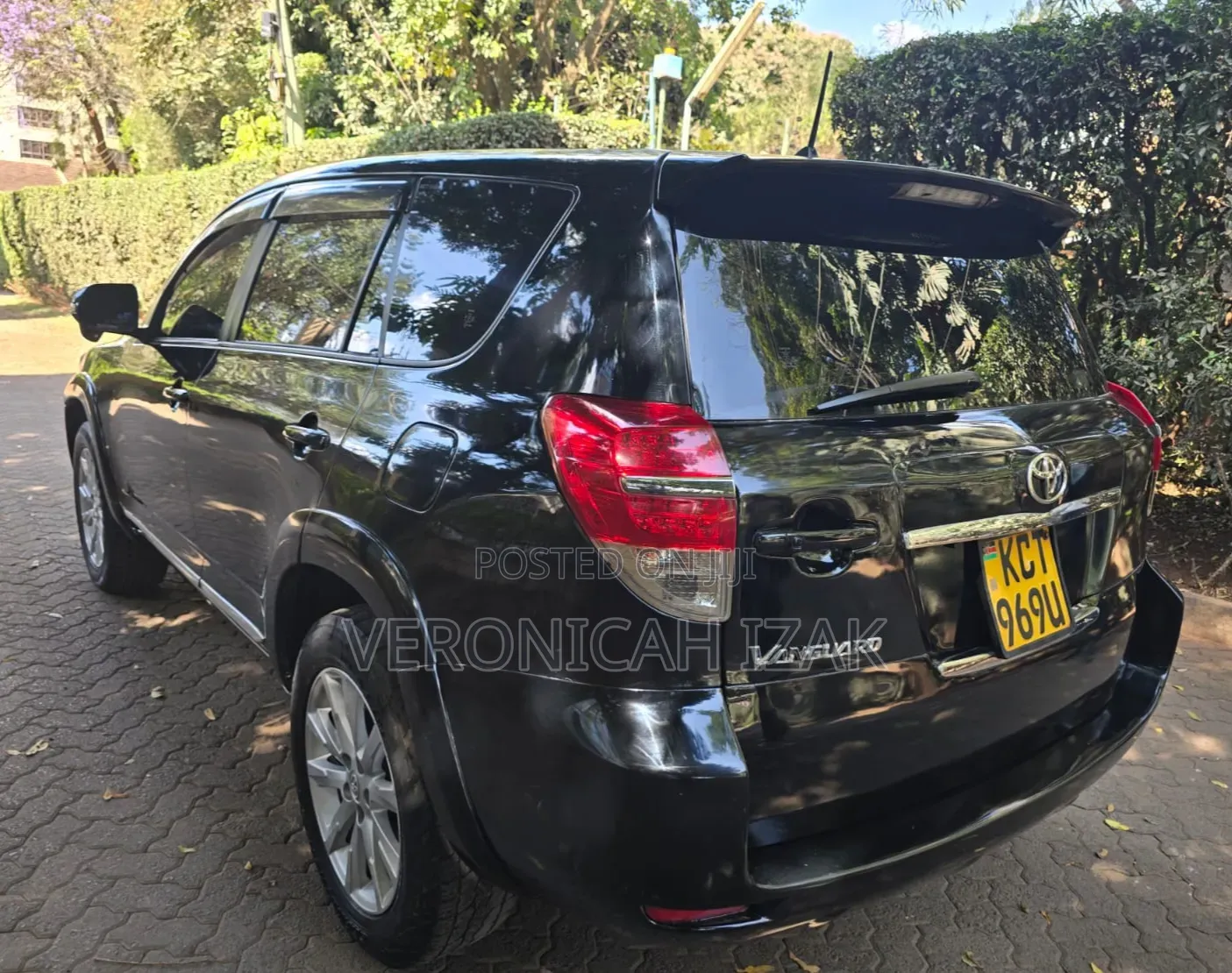Toyota Vanguard 2012 Black