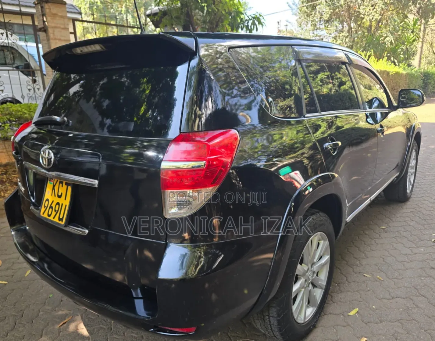 Toyota Vanguard 2012 Black