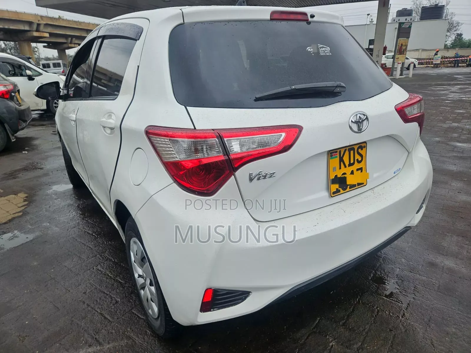 Toyota Vitz 1.0 FWD 5dr 2019 White