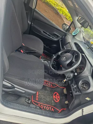 Toyota Vitz 1.0 FWD 5dr 2019 White