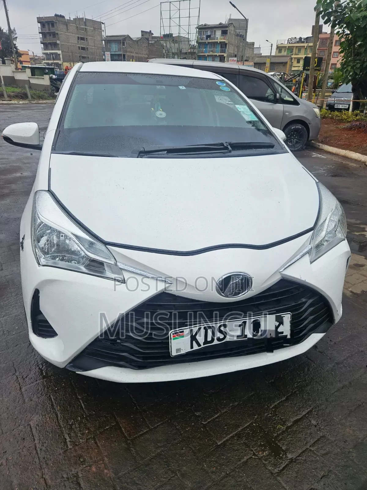 Toyota Vitz 1.0 FWD 5dr 2019 White