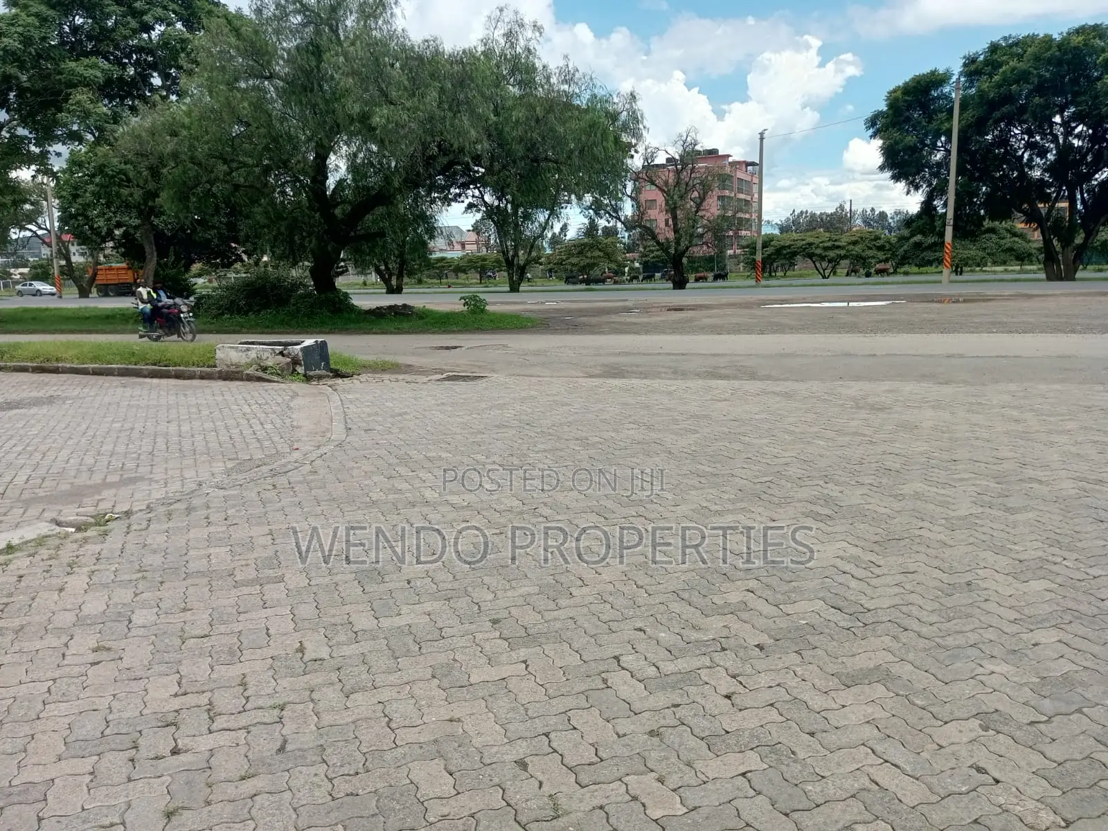 Prime 1⁄4-Acre Commercial Plot for Sale Along Nairobi–nakuru Highway