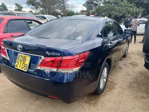 Toyota Crown 2013 Blue
