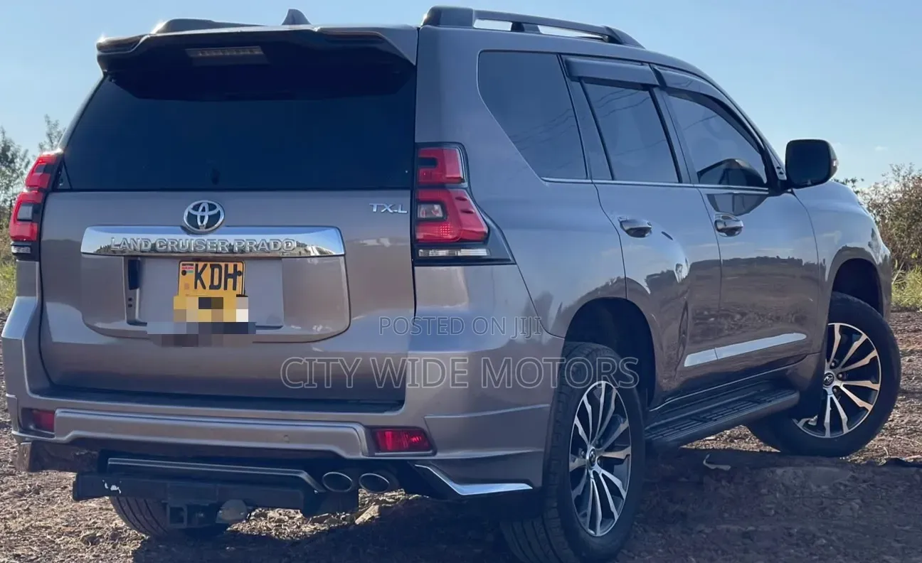 Toyota Land Cruiser Prado 2017 Gray