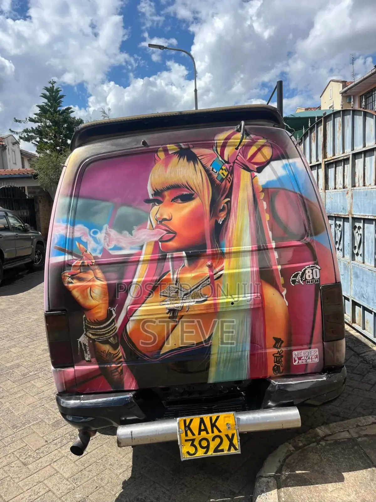 New Nissan Caravan (Urvan) 1992 Pink