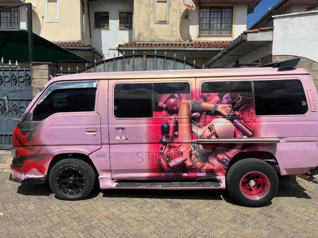 New Nissan Caravan (Urvan) 1992 Pink
