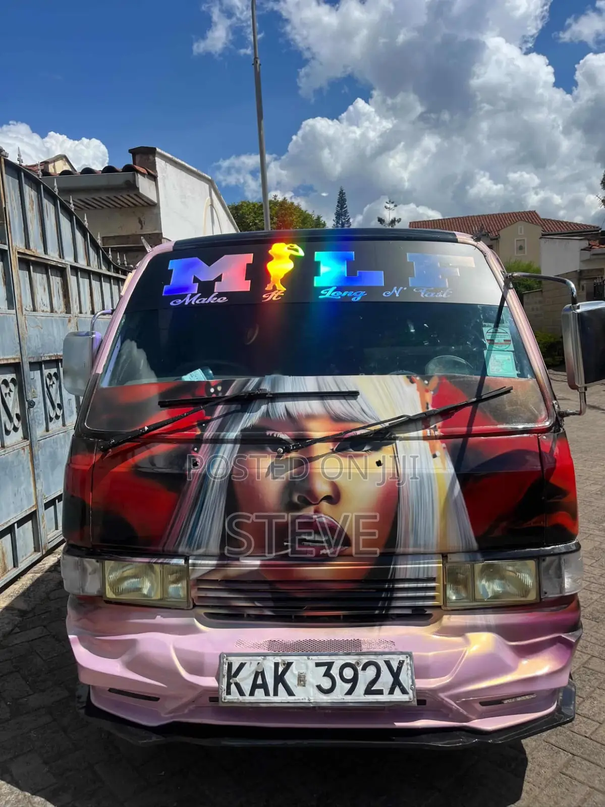 New Nissan Caravan (Urvan) 1992 Pink