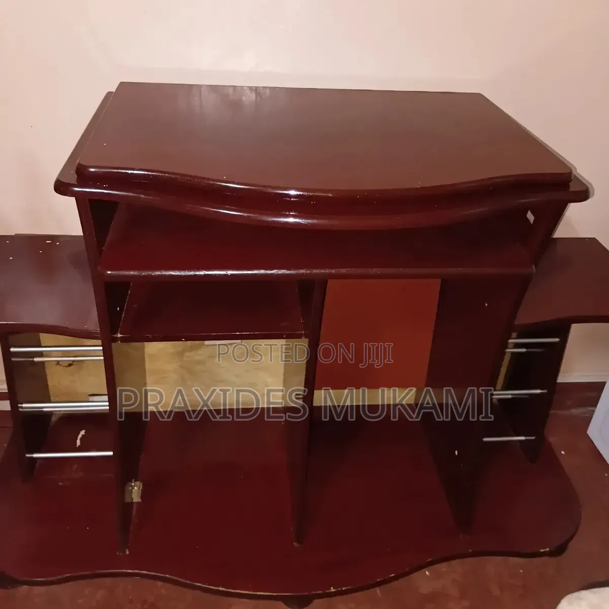 TV Stand and Orginiser