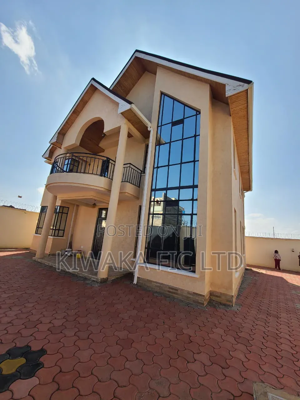 5bdrm Maisonette in Karuguru, Kamakis for sale