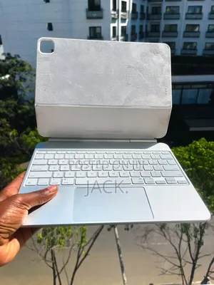 Apple iPad M4 or M5 Magic Keyboard