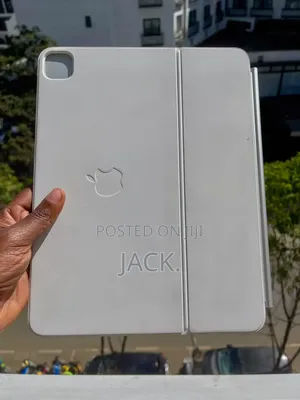 Apple iPad M4 or M5 Magic Keyboard