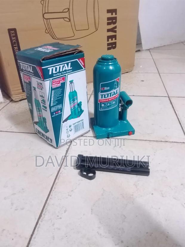 Total 10 Ton Hydraulic Jack - main view