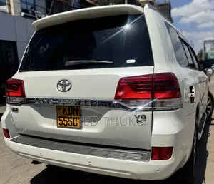 Toyota Land Cruiser 4.6 V8 ZX 2016 White