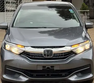 Honda Shuttle 1.5 Hybrid 2WD 2019 Gray