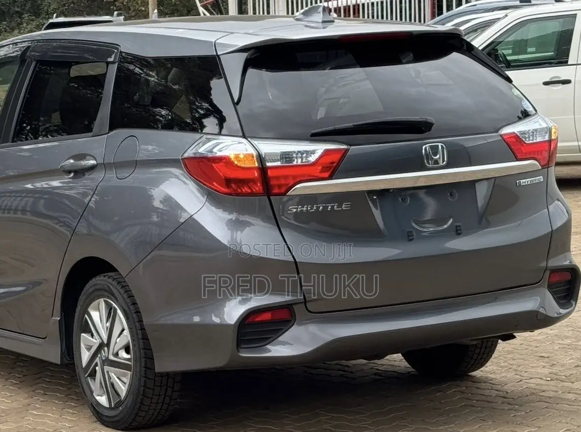 Honda Shuttle 1.5 Hybrid 2WD 2019 Gray