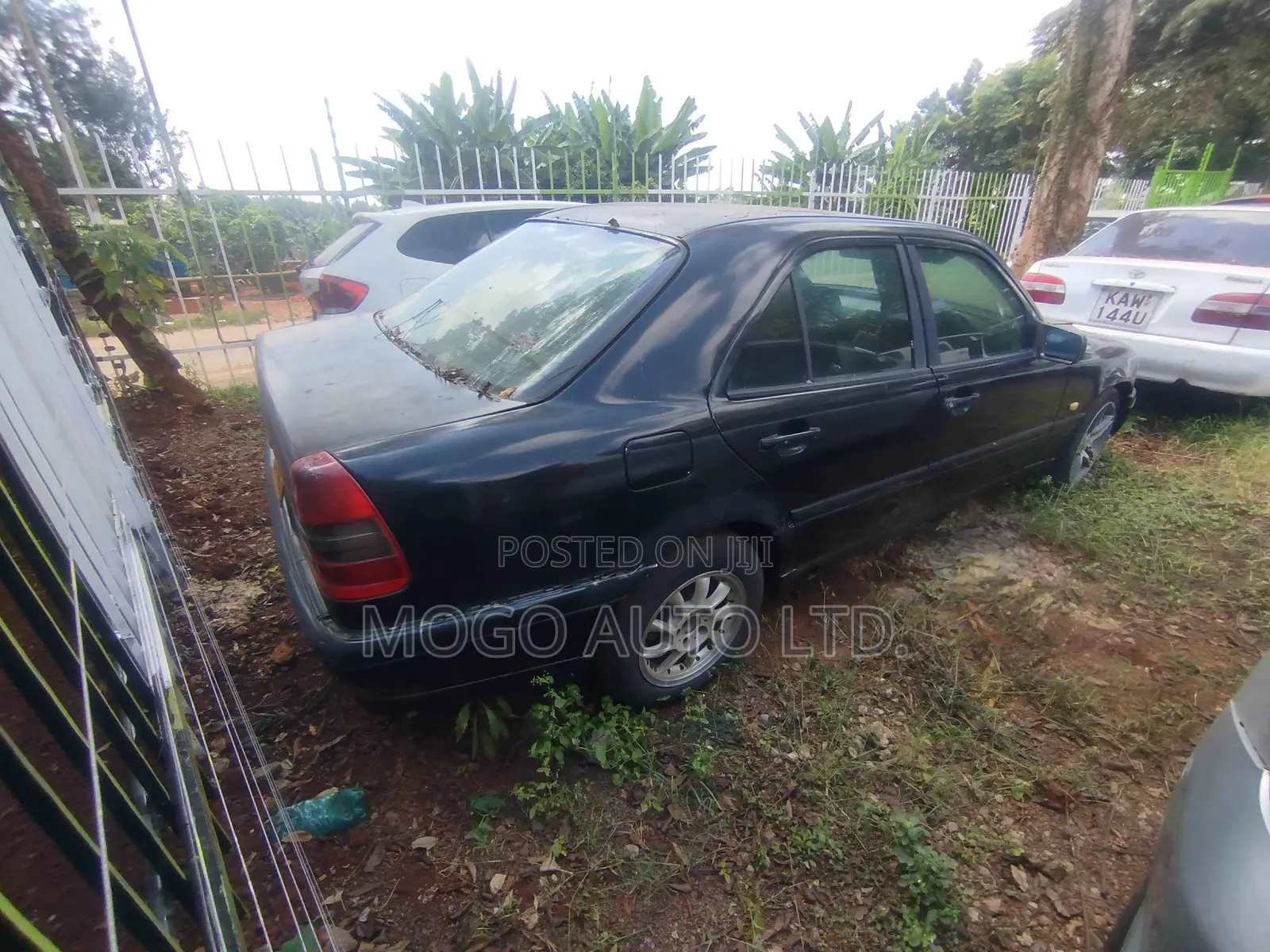 Mercedes-Benz C200 2000 Black