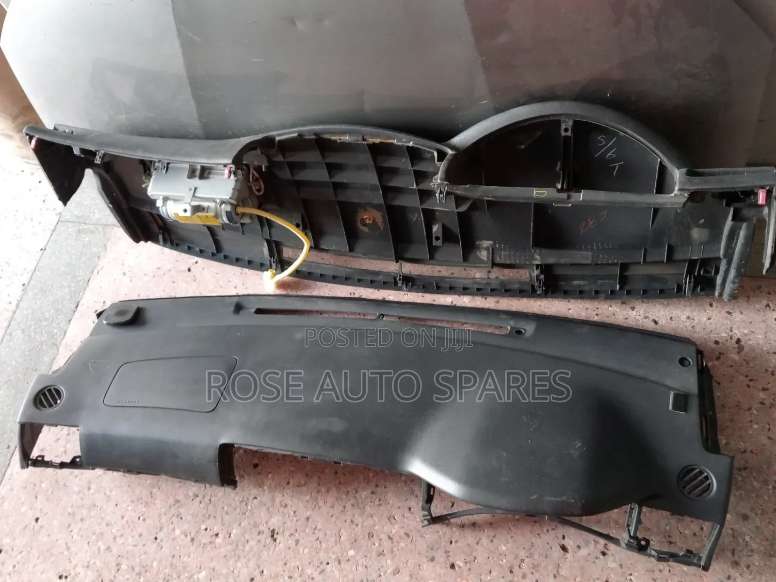 Dashboard Nze/Fielder 121