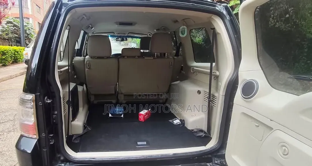 Mitsubishi Pajero 2011 Black