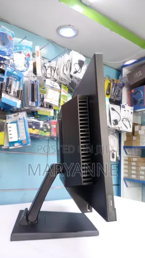 Desktop Computer Lenovo ThinkCentre 22 8GB Intel Core i5 HDD 500GB
