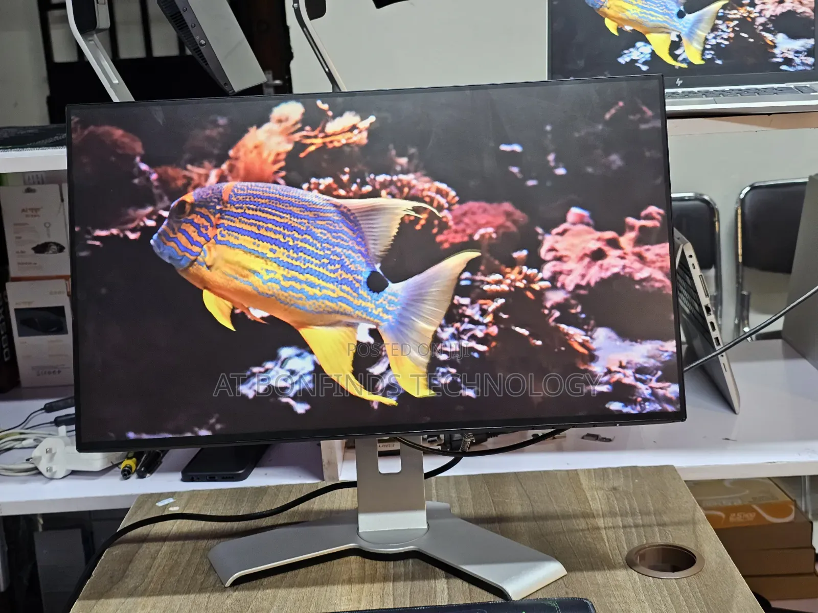 Dell U2421HE 24 Inch Frameless Full Hd 1920×1080
75hz