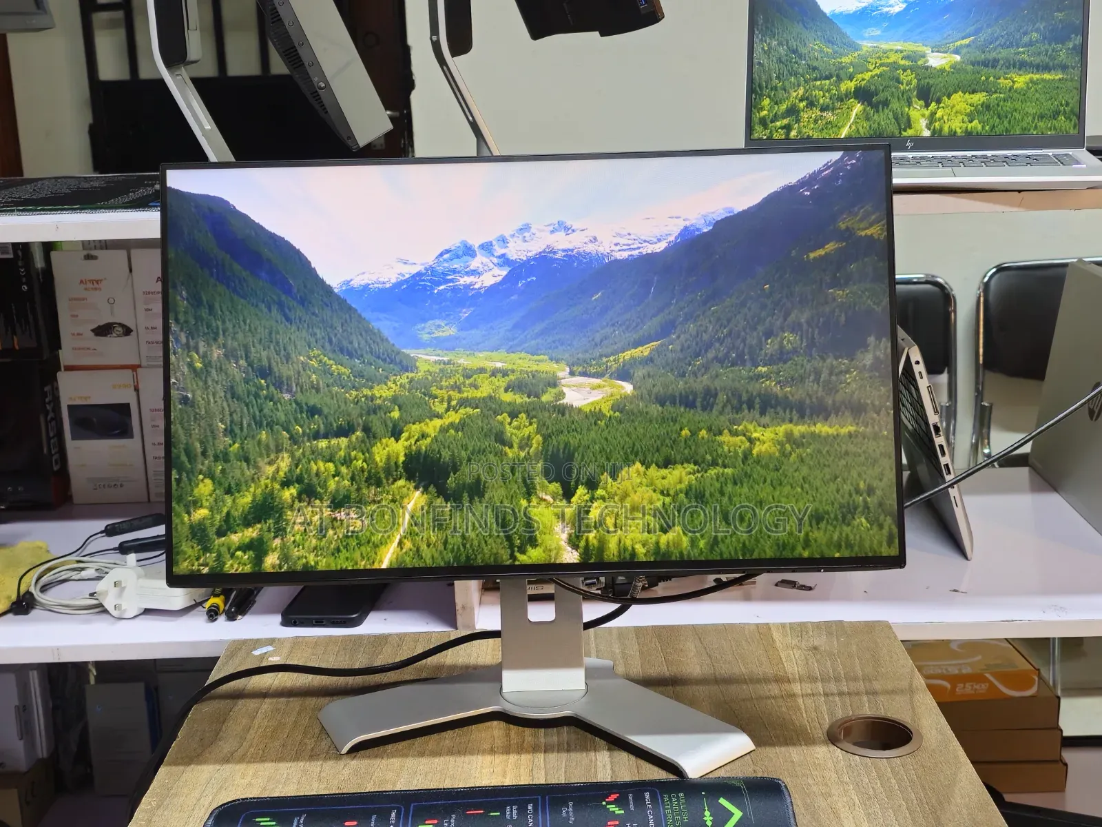 Dell U2421HE 24 Inch Frameless Full Hd 1920×1080
75hz