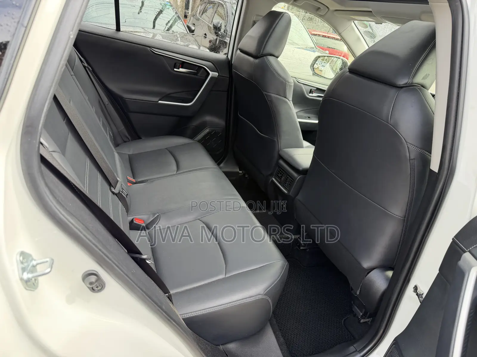 Toyota RAV4 Limited AWD 2019 White