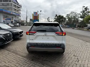 Toyota RAV4 Limited AWD 2019 White