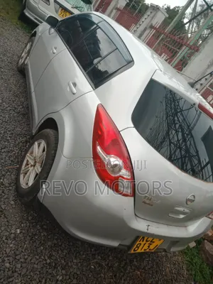 Nissan Tiida 1.5L 16V 2010 Silver