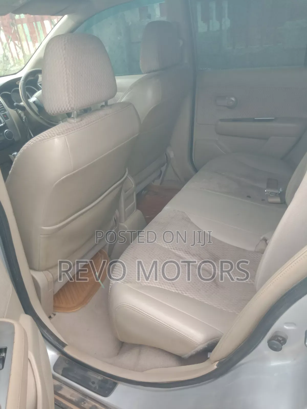 Nissan Tiida 1.5L 16V 2010 Silver