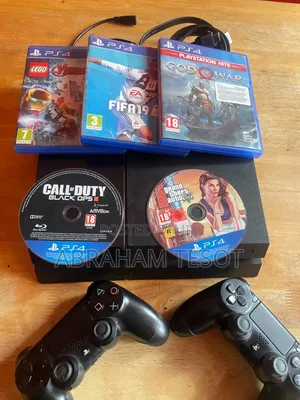 Sony PS4 Standard 500GB + 2 Controllers + 4 Games