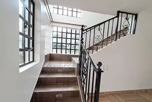 5bdrm House in Katani for rent