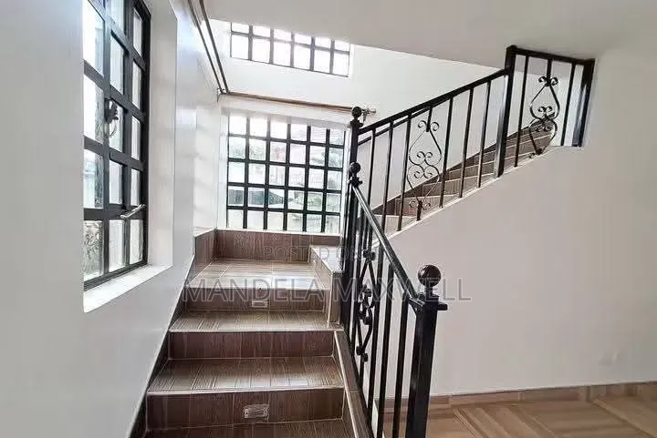 5bdrm House in Katani for rent