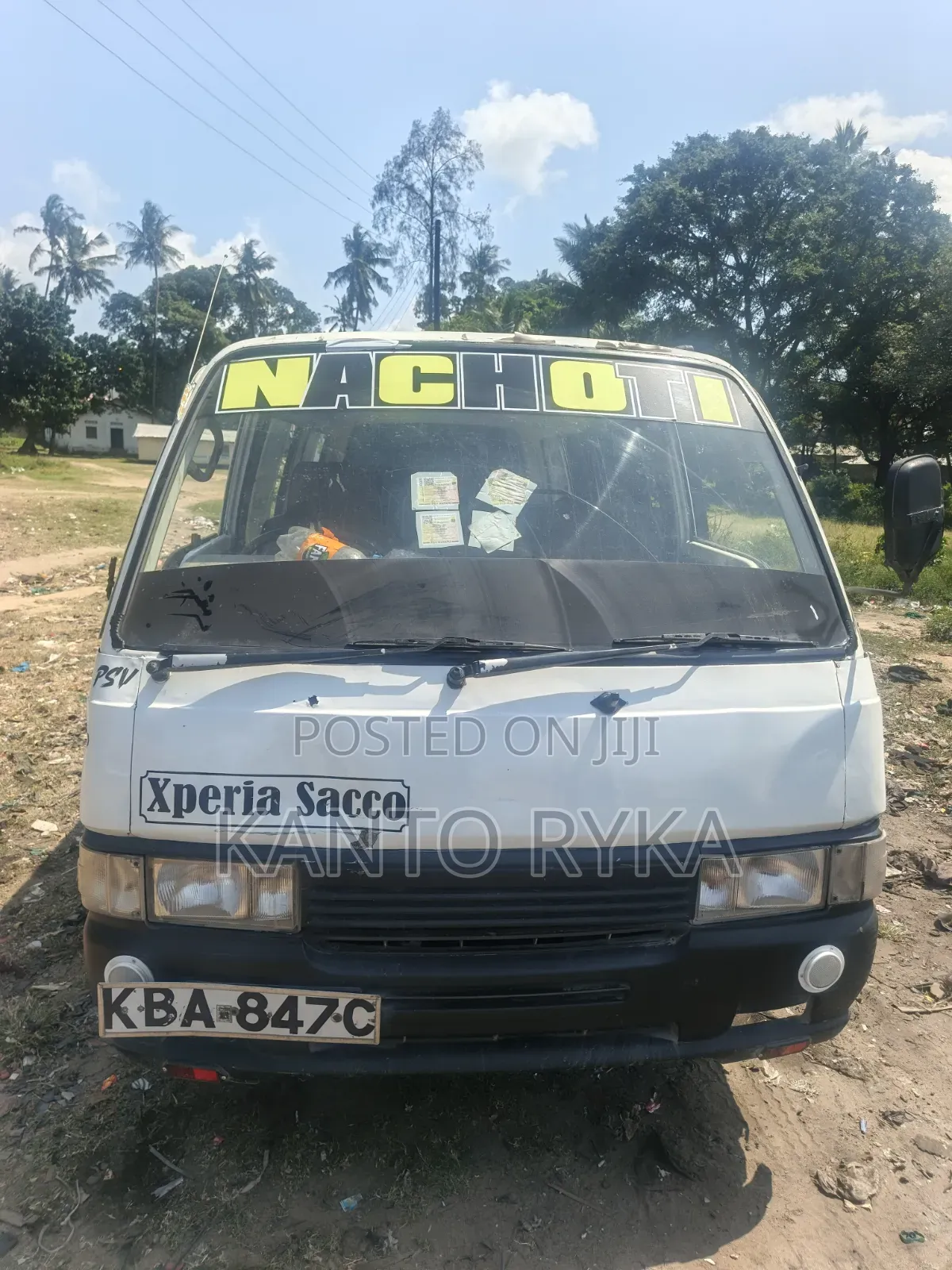 Nissan Caravan 2000 White