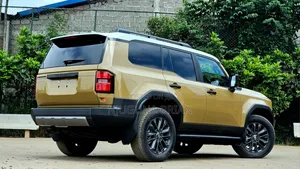 Toyota Land Cruiser Prado 2.8 2024 Gold