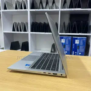 Laptop HP EliteBook 830 G8 8GB Intel Core i5 SSD 256GB