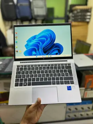 Laptop HP EliteBook 830 G8 8GB Intel Core i5 SSD 256GB