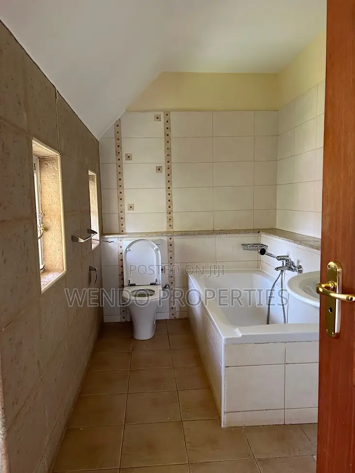 5bdrm Villa in Miotoni, Karen C for rent