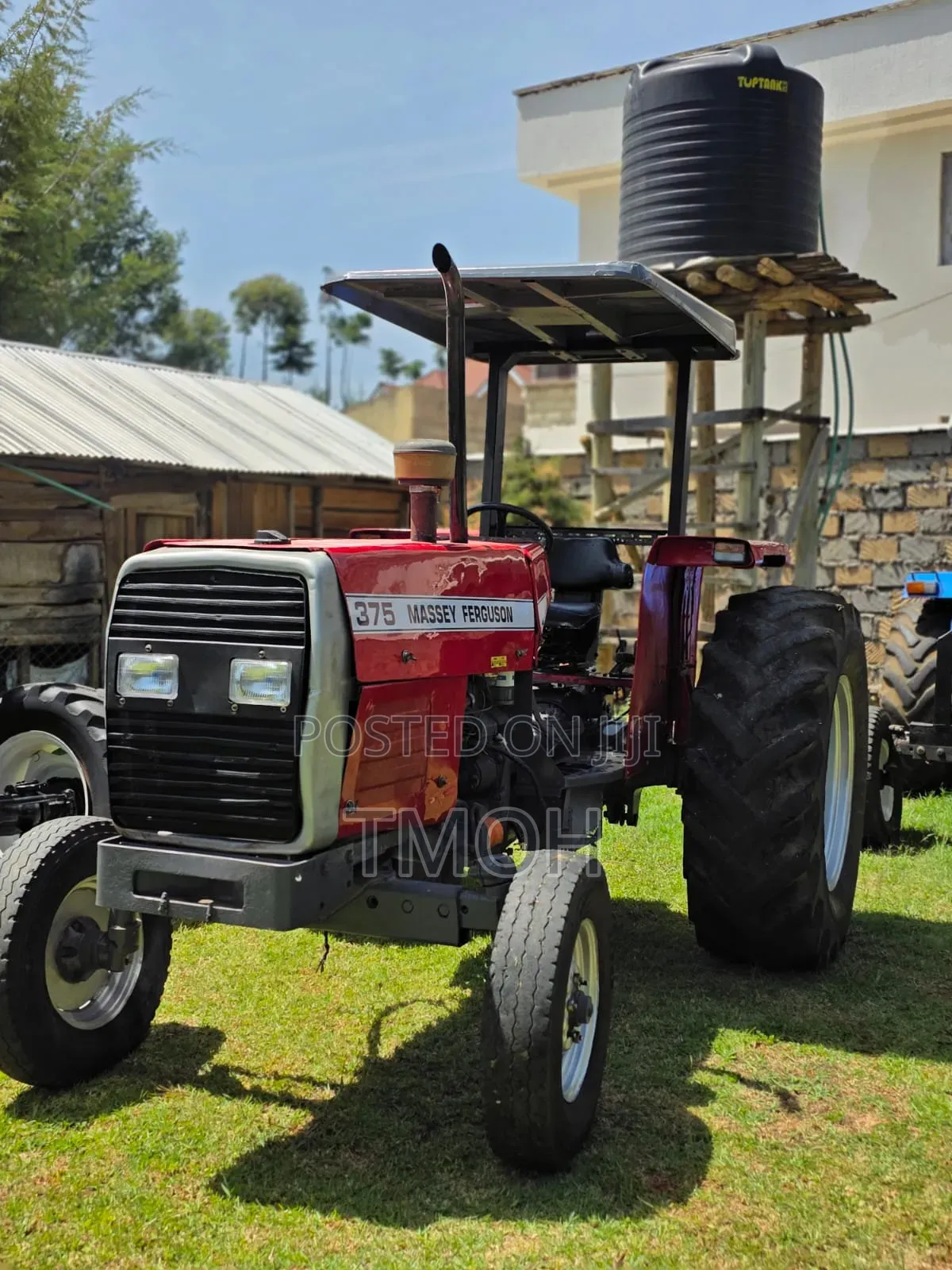 Massey Ferguson 375