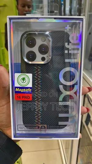 Luxo Life MagSafe Carbon Fiber With a Tribal Stripe for iPhone 16 Pro