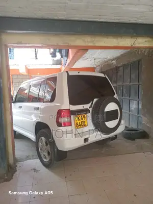 Mitsubishi Pajero IO 2000 Pearl