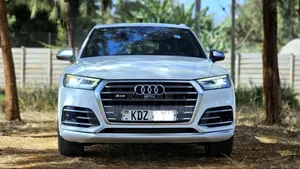 Audi Q5 45 Premium AWD quattro 2020 White