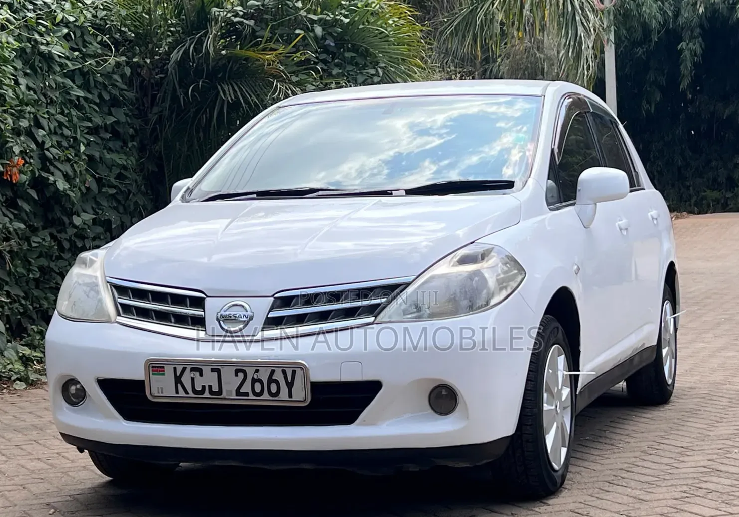 Nissan Tiida 2009 White