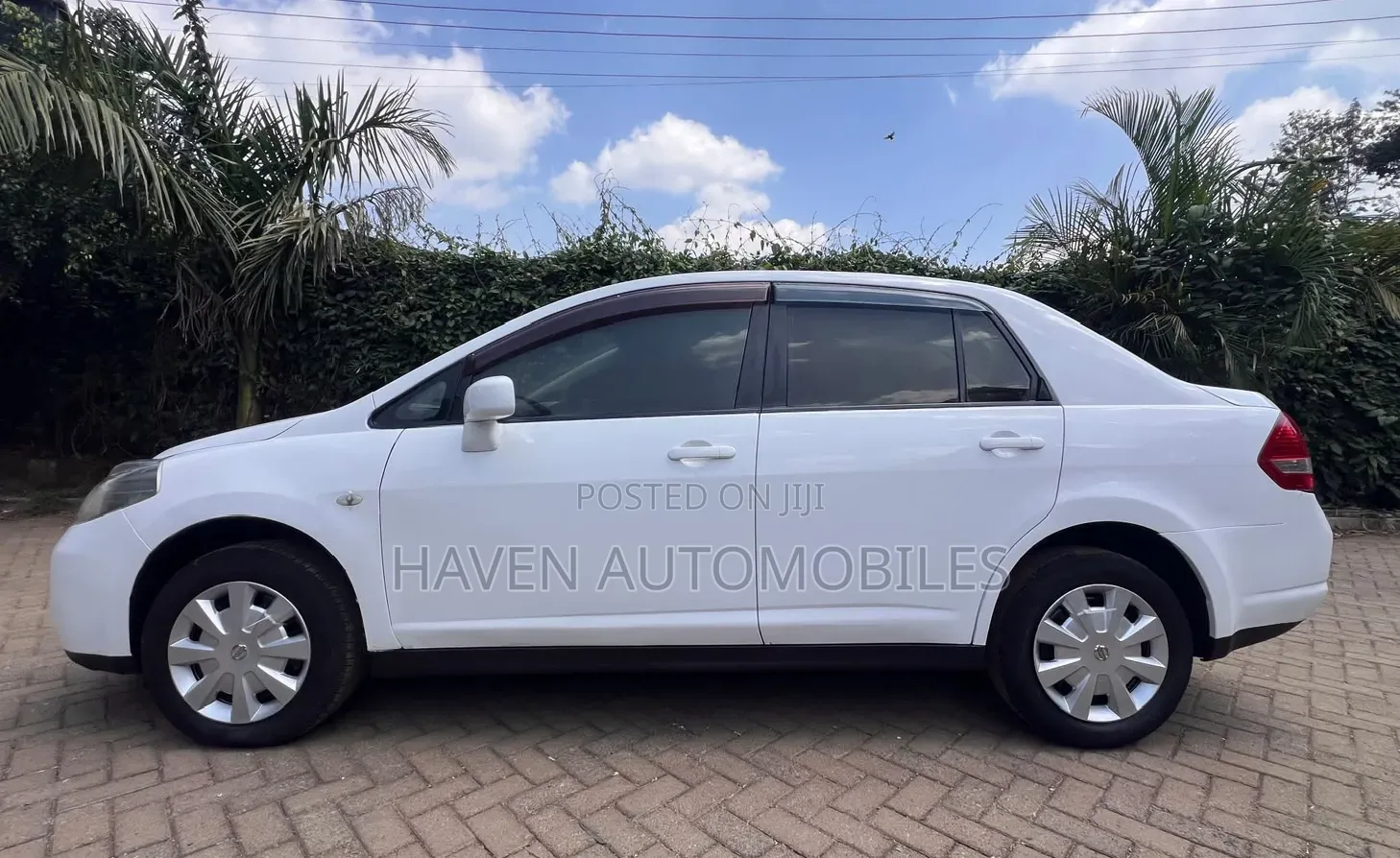 Nissan Tiida 2009 White