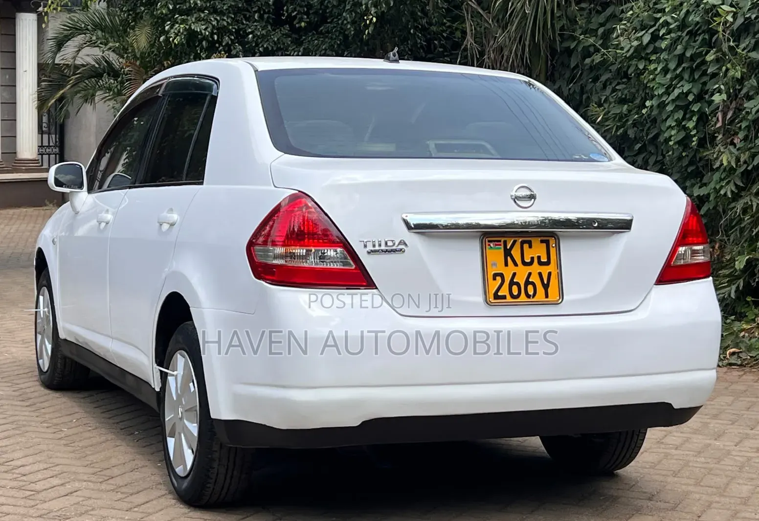 Nissan Tiida 2009 White