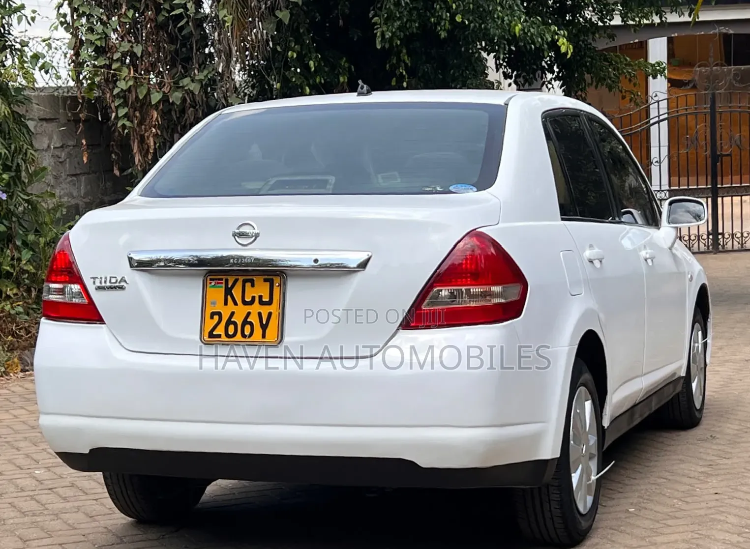 Nissan Tiida 2009 White
