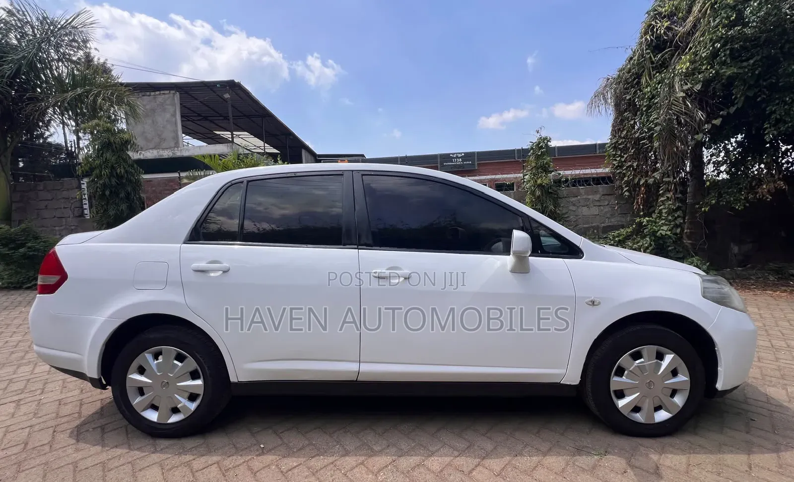 Nissan Tiida 2009 White