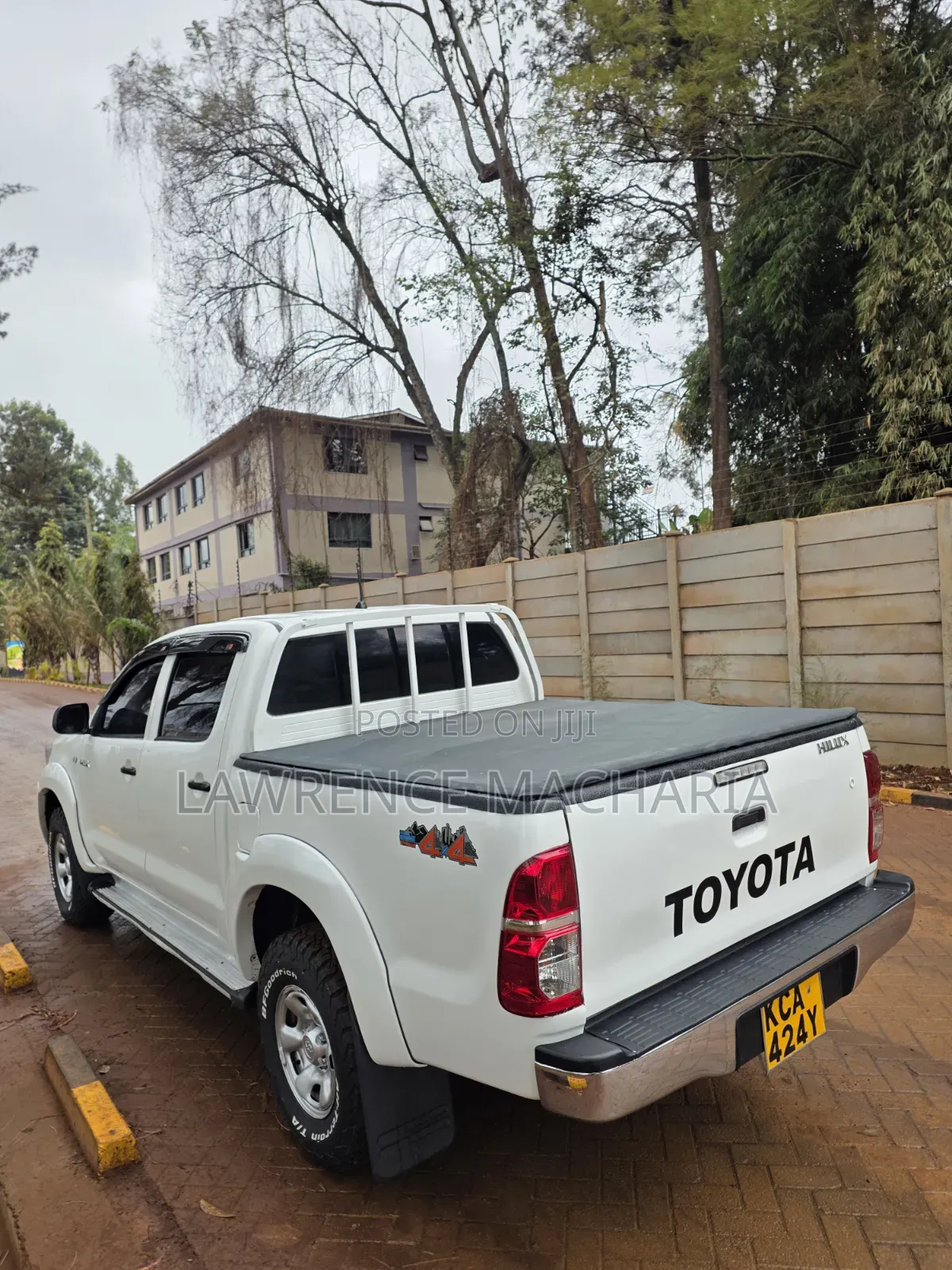 Toyota Hilux 2014 White