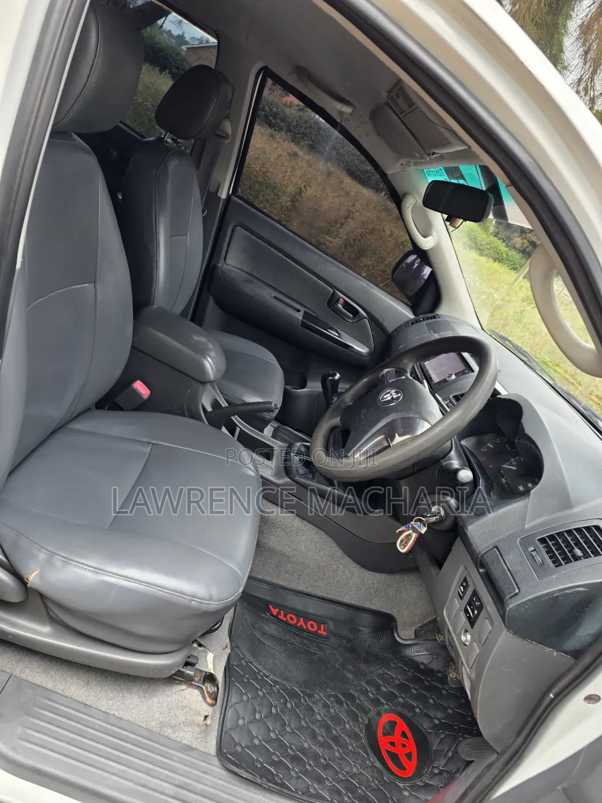 Toyota Hilux 2014 White